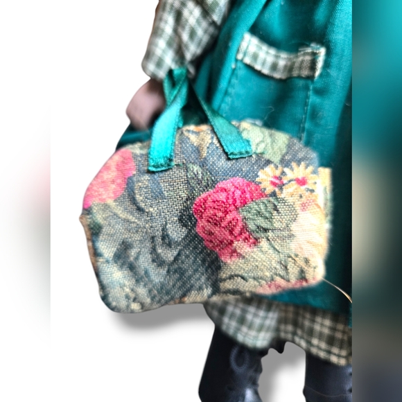 Anne of Green Gables Porcelain Doll Treasure Edition Canada Vintage Collectible - Picture 6 of 11